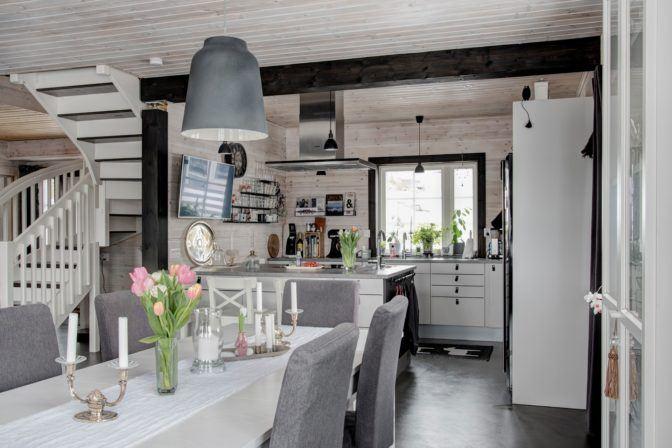 Maison en bois dans les montagnes suédoises