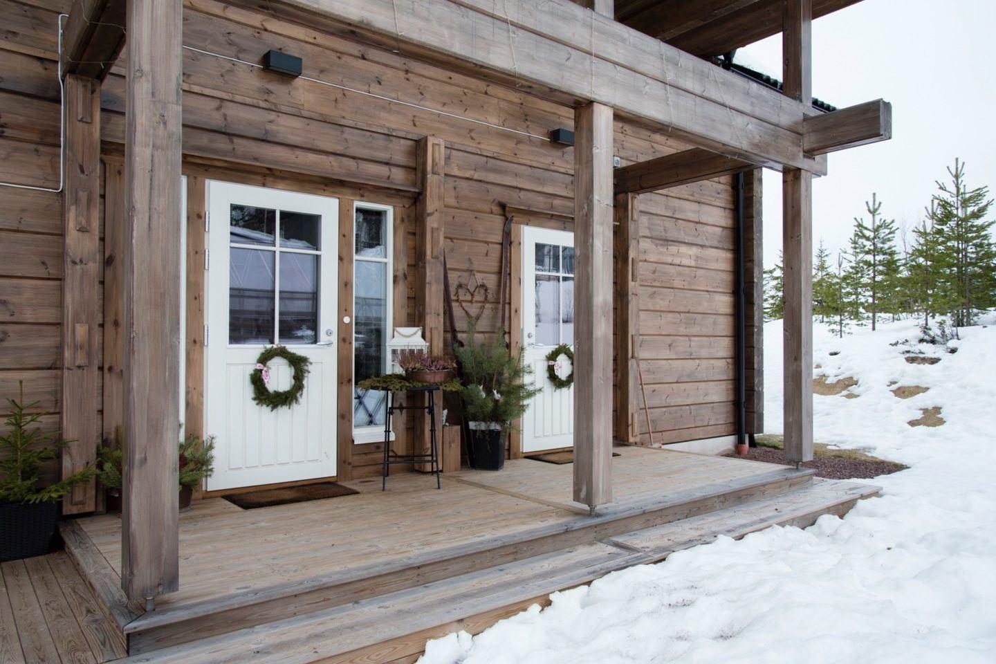 Log house in Sälen Sweden front porch